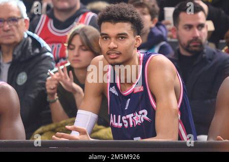 Victor Wembanyama durante l'All Star Game 2022 presso l'Accor Arena, a Parigi, in Francia, il 29 dicembre 2022. Foto di Laurent Zabulon/ABACAPRESS.COM Foto Stock