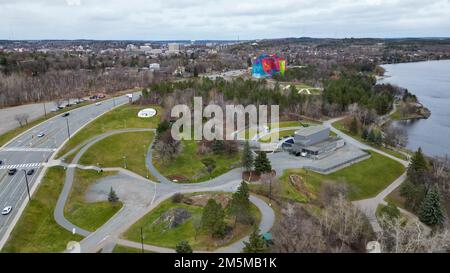 12 2022 novembre, Sudbury Ontario Canada. L'ospedale Old St Joseph di Paris St a Sudbury è il più grande murale del Canada, come è stato dipinto nel 2019. Luke Du Foto Stock
