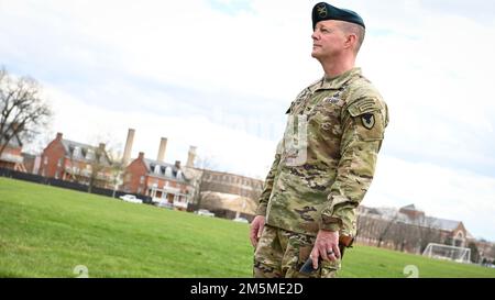 La direzione Inter-American Defense College ospita una fioritura di ciliegi 5k su Fort Lesley J. McNair, Washington, D.C., 25 marzo 2022. I membri e i familiari dell'Inter-American Defense College, dell'Inter-American Defense Board e di altre organizzazioni partner hanno partecipato alla gara. Foto Stock