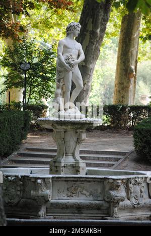 La Fontana di Apollo scolpito nel Palazzo reale di Aranjuez, Madrid, Spagna, ripresa verticale Foto Stock