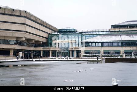 Foto precedentemente non pubblicata datata 12/12/2022 dell'edificio dell'Archivio Nazionale di Kew. Mentre il governo laburista di Tony Blair si è scontrato con ciò che ha a che fare con il Millennium Dome, è stata offerta una soluzione a sorpresa - spostarla a Swindon - secondo i file ufficiali appena pubblicati. Data immagine: Lunedì 12 dicembre 2022. Foto Stock