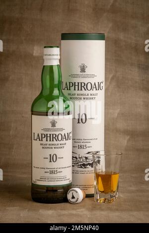 Una bottiglia di Laphroaig Single Malt Scotch Whisky Foto Stock