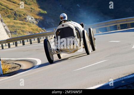 Blitzen Benz, costruito nel 1909, alla corsa di montagna Bernina Gran Turismo nell'ambito della settimana Internazionale dell'Automobile, St Moritz, Engadina Foto Stock