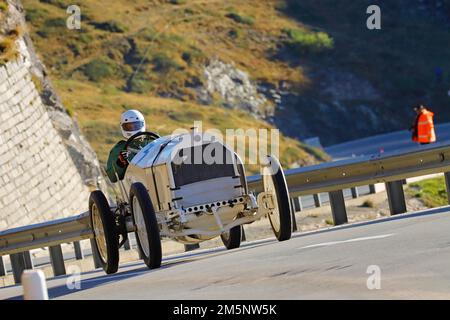 Blitzen Benz, costruito nel 1909, alla corsa di montagna Bernina Gran Turismo nell'ambito della settimana Internazionale dell'Automobile, St Moritz, Engadina Foto Stock