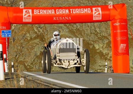 Blitzen-Benz, costruito nel 1909, alla corsa di montagna Bernina Gran Turismo nell'ambito delle settimane internazionali dell'Automobile, St Moritz, Engadina Foto Stock