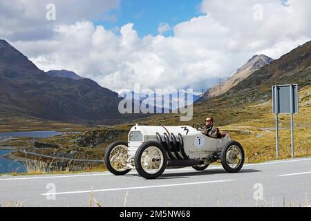 Blitzen-Benz, costruito nel 1909, alla corsa di montagna Bernina Gran Turismo nell'ambito delle settimane internazionali dell'Automobile, St Moritz, Engadina Foto Stock