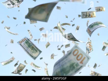 Cadendo americano cento dollari banconote di denaro isolato su sfondo cielo. Successo, investimento, jackpot, concetto di business finance design. Volare Foto Stock