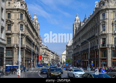 BUDAPEST, UNGHERIA. Edificio storico del Klotild Palace. I due palazzi sono costruiti in stile neo-barocco. Foto Stock