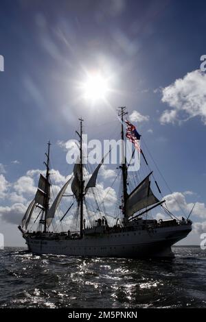 USCG Eagle nel Solent, vicino all'isola di Wight, Regno Unito, 2019 Foto Stock