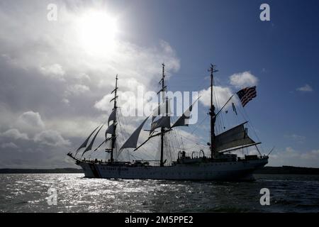 USCG Eagle nel Solent, vicino all'isola di Wight, Regno Unito, 2019 Foto Stock