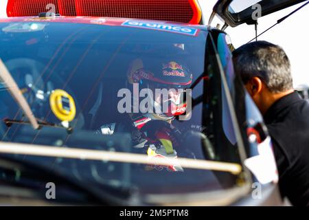 SAINZ Carlos (spa), Team Audi Sport, Audi RS Q e-tron E2, Auto, ritratto durante i test privati della Dakar 2023, dal 28 al 29 dicembre 2022 nei pressi di Yanbu, Arabia Saudita - Foto Frédéric le Floc’h / DPPI Foto Stock