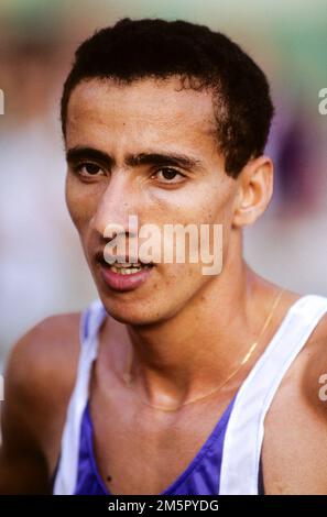 NOUREDDINE MORCELI ex algerino medio distanza corridore olimpico medaglia d'oro e tre volte campione del mondo a 1500m Foto Stock