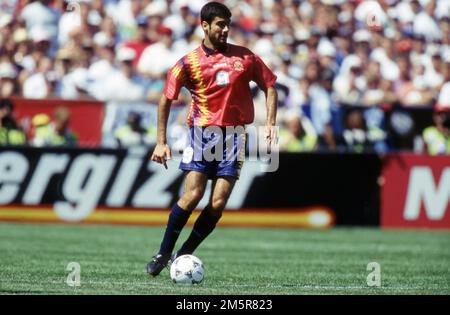 Chicago, Stato di Vereinigte. 26th Dec, 2022. firo, archivio 06/21/1994 foto, archivio foto, archivio foto calcio, Calcio, COPPA DEL MONDO 1994 USA, 94 fase di gruppo, gruppo C Germania - Spagna 1:1 Pep Guardiola, azione singola Credit: dpa/Alamy Live News Foto Stock