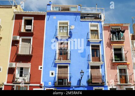 Case colorate a Villajoyosa (immagine di credito: © Julen Pascual Gonzalez) Foto Stock
