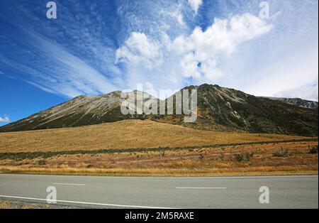 Strada per Craigieburn Range - Nuova Zelanda Foto Stock