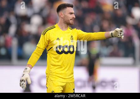 Torino, 30th dicembre 2022. Laurent Henkinet di Standard Liege reagisce durante la partita amichevole allo stadio Allianz di Torino. Il credito per le immagini dovrebbe essere: Jonathan Moskrop / Sportimage Credit: Sportimage/Alamy Live News Foto Stock