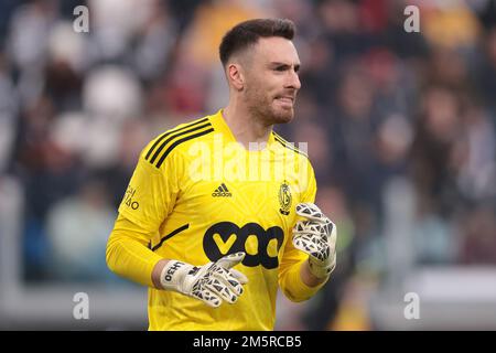 Torino, 30th dicembre 2022. Laurent Henkinet di Standard Liege reagisce durante la partita amichevole allo stadio Allianz di Torino. Il credito per le immagini dovrebbe essere: Jonathan Moskrop / Sportimage Credit: Sportimage/Alamy Live News Foto Stock