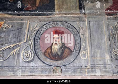 Napoli - particolare della parete afferra del Chiostro piccolo a Santa Maria la Nova Foto Stock