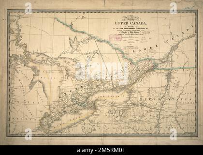 Una mappa della provincia del Canada superiore, che descrive tutti i nuovi insediamenti, le città, & cc. Con i paesi adiacenti, dal Québec al Lago Huron : compilato dai documenti originali nell'ufficio del Surveyor Generale. Dopo la Rivoluzione americana, molti lealisti britannici lasciarono le loro case nelle tredici colonie e si trasferirono in Canada, stabilendosi nella regione a nord dei laghi Erie e Ontario e a sud del fiume Ottawa. Nel 1791, la provincia del Québec fu divisa in Canada superiore e inferiore, come illustrato in questa mappa del 1836. Il Canada inferiore rimase un'area di cultura e insediamento francese, ma l'Alto C. Foto Stock