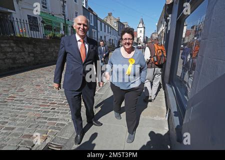 Foto del file datata 16/05/19 del leader liberal-democratico vince Cable con Sheila Ritchie che è stato fatto un MBE (membro dell'Ordine dell'Impero britannico) per il servizio politico in Scozia nella lista dei successi di Capodanno. Data di emissione: Venerdì 30 dicembre 2022. Foto Stock