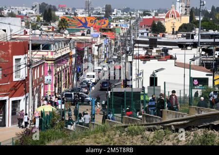 Cholula, Puebla, Stati Uniti. 10th Dec, 2022. Scene di strada a Cholula nello Stato di Puebla, Messico, sabato 10 dicembre 2022. (Credit Image: © Mark Hertzberg/ZUMA Press Wire) Foto Stock