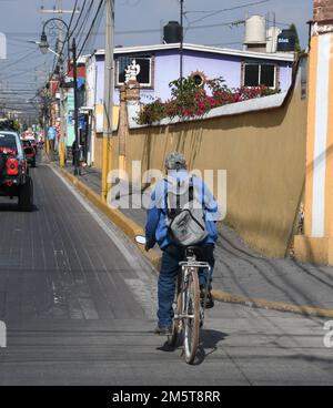 Cholula, Puebla, Stati Uniti. 10th Dec, 2022. Scene di strada a Cholula nello Stato di Puebla, Messico, sabato 10 dicembre 2022. (Credit Image: © Mark Hertzberg/ZUMA Press Wire) Foto Stock