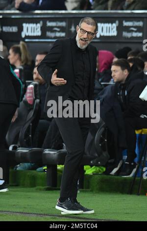 Swansea, Regno Unito. 30th Dec, 2022. Slaven Bili? Manager di Watford durante la partita del Campionato Sky Bet Swansea City vs Watford al Swansea.com Stadium, Swansea, Regno Unito, 30th dicembre 2022 (Foto di Mike Jones/News Images) a Swansea, Regno Unito il 12/30/2022. (Foto di Mike Jones/News Images/Sipa USA) Credit: Sipa USA/Alamy Live News Foto Stock