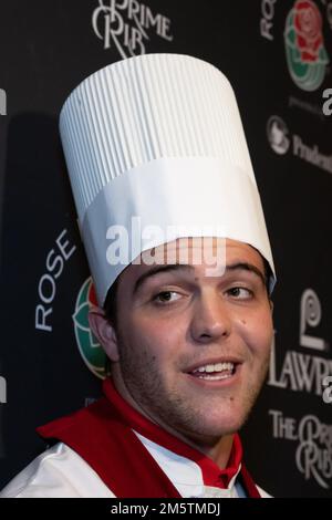 La quaterback dello Utah Utes Bryson Barnes risponde alle domande della stampa durante la cena del team dello Utah Utes al Lawry’s Beef Bowl del 2022, giovedì, Decembe Foto Stock