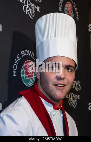 La quaterback dello Utah Utes Bryson Barnes risponde alle domande della stampa durante la cena del team dello Utah Utes al Lawry’s Beef Bowl del 2022, giovedì, Decembe Foto Stock