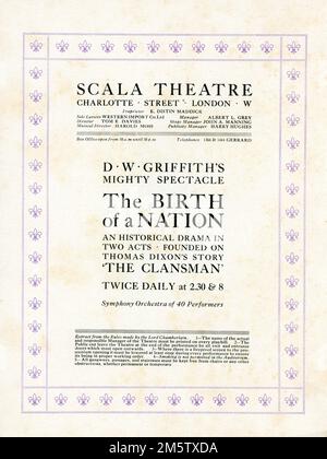 Inside Title Page dalla versione originale programma britannico per il Teatro alla Scala di Londra per LA NASCITA Di Un REGISTA NAZIONALE 1915 D.W. ROMANZO DI GRIFFITH / gioca Thomas Dixon Jr. David W. Griffith Corp / Epoch produce Corporation Foto Stock