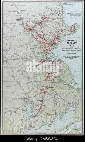 Mappa del tram a tre stati che mostra i sistemi e le linee di collegamento delle compagnie ferroviarie Boston & Northern e Old Colony Street. Mostra Boston & Northern e Old Colony Street Railway Companies rotte e rotte di altre ferrovie. Rilievo mostrato dall'ombreggiatura. Accompagnato da testo titolo Trolley TRIPS (24 pagine; 21 cm). 'Copyright, 1907, dalle compagnie ferroviarie di Boston & Northern e Old Colony Street.' Pubblicità per il carrello wayfinder timbrato in verso.... , Massachusetts New Hampshire Rhode Island Foto Stock