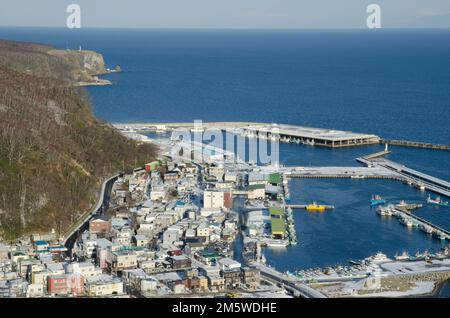 Villaggio di Rausu sulla penisola di Shiretoko. Sottoprefettura di Nemuro, Hokkaido, Giappone. Foto Stock