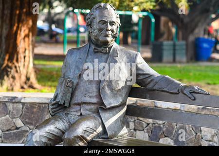 La statua di Mariano Guadalupe Vallejo nella piazza centrale di Sonoma Foto Stock