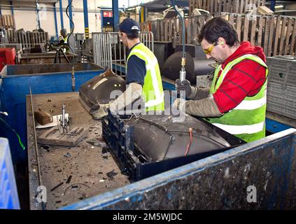 Rifiuti elettronici. Riciclaggio di elettronica da Simi, smantellamento televisions.eindhoven olanda. vvvbvanbree fotografie. Foto Stock