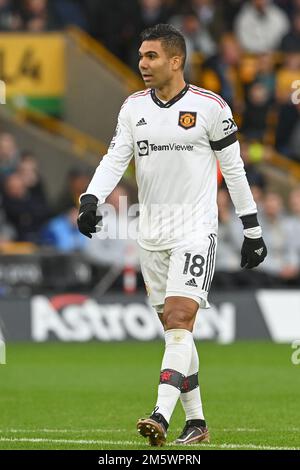 Wolverhampton, Regno Unito. 31st Dec, 2022. Casemiro #18 del Manchester United durante la partita della Premier League Wolverhampton Wanderers vs Manchester United a Molineux, Wolverhampton, Regno Unito, 31st dicembre 2022 (Photo by Craig Thomas/News Images) a Wolverhampton, Regno Unito il 12/31/2022. (Foto di Craig Thomas/News Images/Sipa USA) Credit: Sipa USA/Alamy Live News Foto Stock