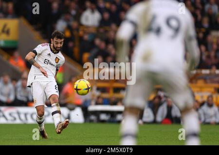 Wolverhampton, Regno Unito. 31st Dec, 2022. 31st dicembre 2022; Molineux Stadium, Wolverhampton, West Midlands, Inghilterra; Premier League Football, Wolverhampton Wanderers contro Manchester United; Bruno Fernandes del Manchester Utd Credit: Action Plus Sports Images/Alamy Live News Foto Stock