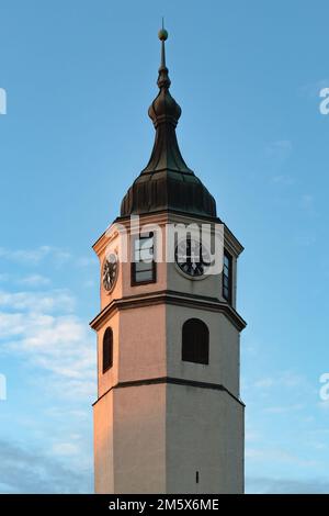 Belgrado, Serbia - 15 ottobre 2022: Torre dell'Orologio (Sahat Kula) presso la fortezza di Kalemegdan a Belgrado, Serbia Foto Stock