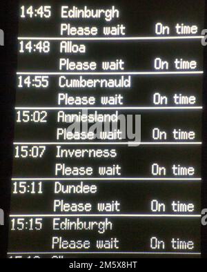 Glasgow, Scozia, Regno Unito 31st dicembre 2022. Meteo britannico: Il tempo annulla i treni e influisce sui servizi nella stazione Queen Street per edimburgo per le celebrazioni hogmanay. Credit Gerard Ferry/Alamy Live News Foto Stock