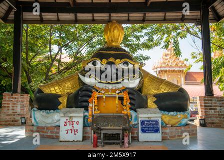 Il Wat Phanom Yong la città Ayutthaya nella provincia di Ayutthaya in Thailandia, Thailandia, Ayutthaya, novembre 2022 Foto Stock