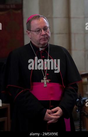 Georg Batzing, Vescovo di Limburg, ha fatto una dichiarazione sulla morte di Papa Benedetto emerito. Papa Emerito Benedetto XVI. Morì in Vaticano il 31 dicembre 2022 all'età di 95 anni. Foto Stock