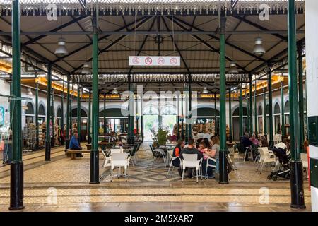 Mercato di antiquariato hall, Tavira, Algarve, Portogallo, Europa Foto Stock