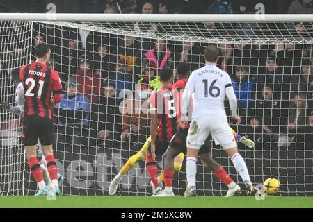 Bournemouth, Regno Unito. 31st Dec, 2022. 31st dicembre 2022; Vitality Stadium, Boscombe, Dorset, Inghilterra: Premier League Football, AFC Bournemouth contro Crystal Palace; Jordan Ayew of Crystal Palace segna in 18th minuto €0-1 credito: Action Plus Sports Images/Alamy Live News credito: Action Plus Sports Images/Alamy Live News Foto Stock