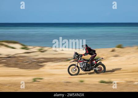 Yanbu, Arabia Saudita. 31st Dec, 2022. 56 GOMEZ CANTERO Sandra (spa), Raids Experience, KTM, Moto, Motul, Azione durante il prologo della Dakar 2023, il 31 dicembre 2022 vicino a Yanbu, Arabia Saudita - Foto: Florent Gooden/DPPI/LiveMedia Foto Stock