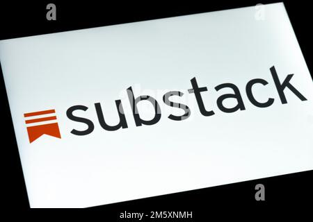 Logo White Substack sullo schermo Foto Stock