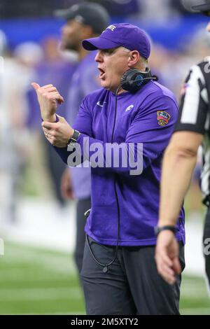 31 dicembre 2022: Kansas St Il capo allenatore Chris Klieman sostiene una chiamata durante l'Allstate Sugar Bowl annuale 89th tra l'Alabama Crimson Tide e Kansas St. Wildcats al Caesars Superdome di New Orleans, LOUISIANA. Jonathan Mailhes/CSM Foto Stock