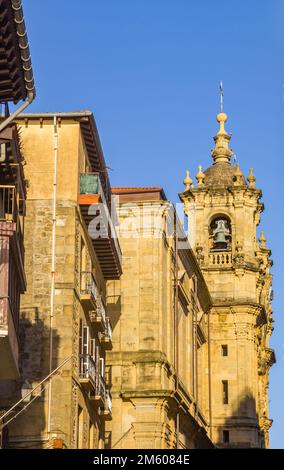 Torre della Basilica de Nuestra Senora del Coro chiesa di San Sebastian, Spagna Foto Stock