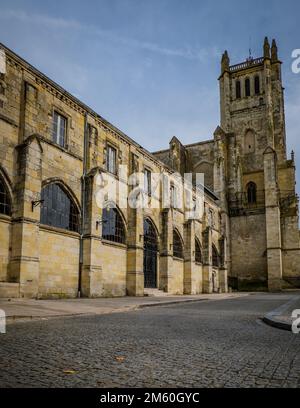 Vista sulla cattedrale gotica della città di Condom nel sud della Francia (Gers) Foto Stock