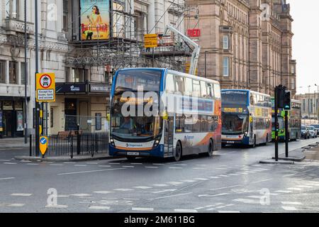 Liverpool, Regno Unito: Autobus Stagecoach su Lime Street nel centro della città. Foto Stock