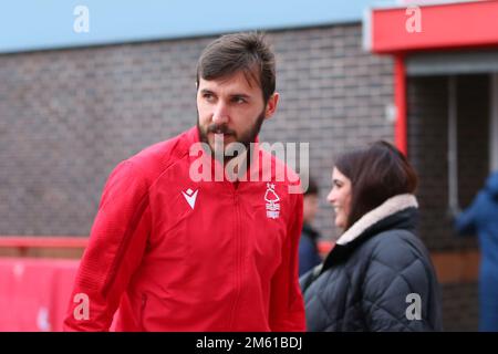 The City Ground, Nottingham, Regno Unito. 1st Jan, 2023. Premier League Football, Nottingham Forest contro Chelsea; portiere Jordan Smith di Nottingham Forest in arrivo allo stadio prima della partita. Credit: Action Plus Sports/Alamy Live News Foto Stock