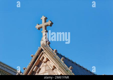 St Louis la Chiesa Cattolica Romana è la terza ad essere costruita sul sito. La chiesa è nota per le sue vetrate e campanile a vista con orologio. Foto Stock